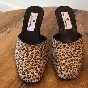 SAKS FIFTH AVENUE Leopard Print size 8M
